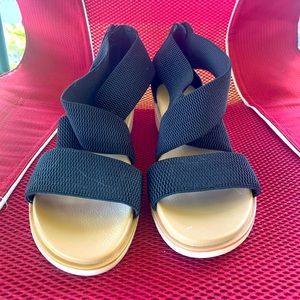 NWOT Mia comfortable black wide elastic sandals.